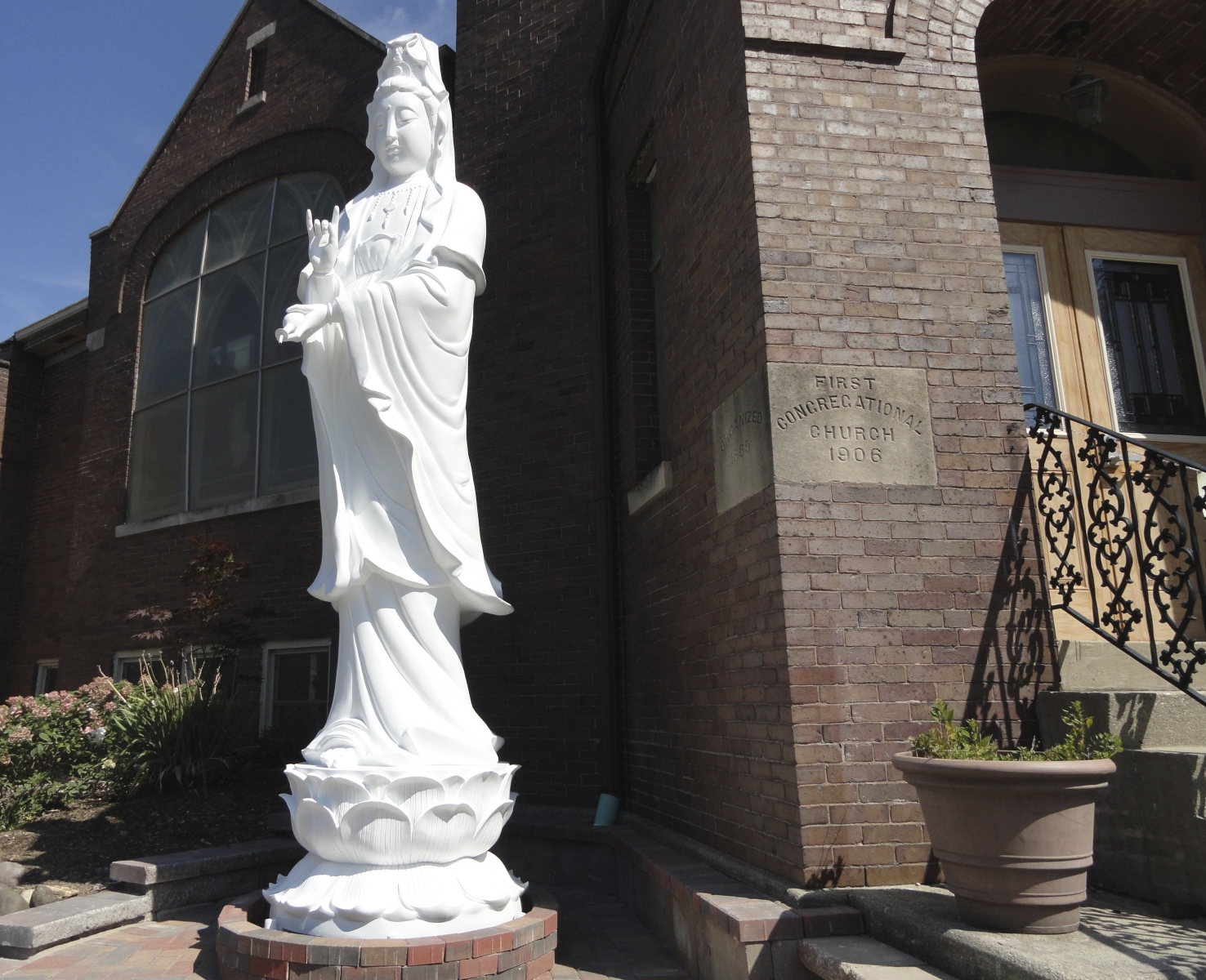 Blue Lotus Temple Unveils New Statue The Woodstock Independent