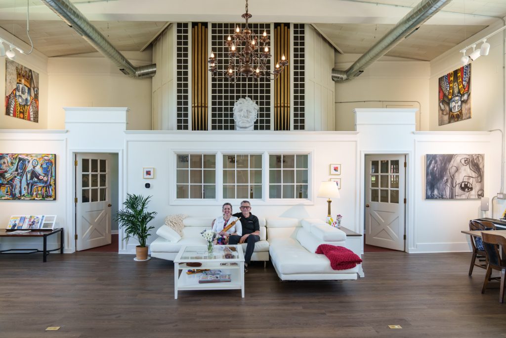 some of the organ pipes above them