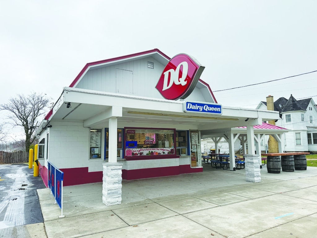 Independent photo by Susan W. Murray.
A shuttered Dairy Queen used to be a sure sign of the approaching winter in Woodstock, but this year, owner Rafael Castaneda is experimenting with remaining open during the winter months, with the exception of a 10-day break between Christmas and New Year’s.